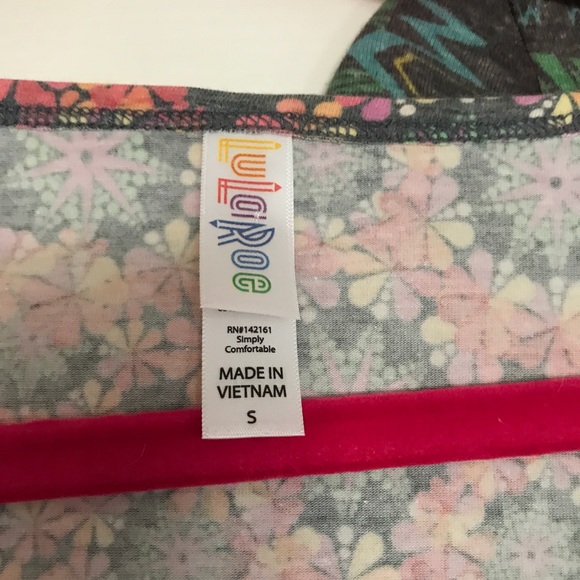 LuLaRoe shirts NWT brand new classic 3 included - Picture 2 of 6